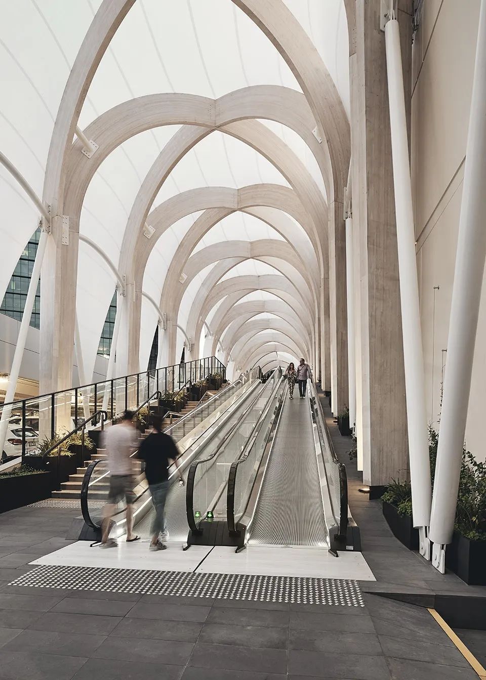 深圳景秀膜結(jié)構(gòu)建筑走廊