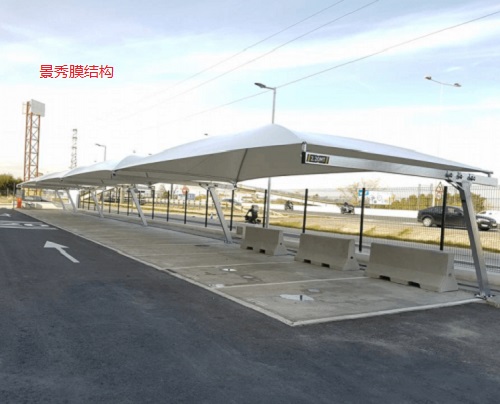 膜結構車棚