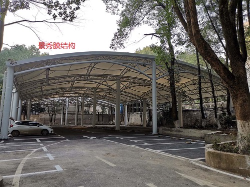 膜結(jié)構(gòu)車棚的制造