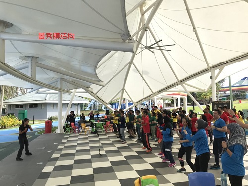 膜結(jié)構(gòu)雨棚與塑料雨棚對(duì)比