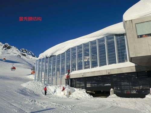 ETFE膜材室內(nèi)滑雪場(chǎng)