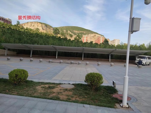 停車棚生產(chǎn)廠家哪家好一點呢？