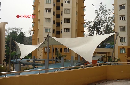 張拉膜結(jié)構(gòu)膜材料的關(guān)鍵性能評(píng)估及選擇指南