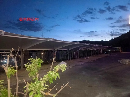 適合您的膜結(jié)構(gòu)汽車棚廠家推薦